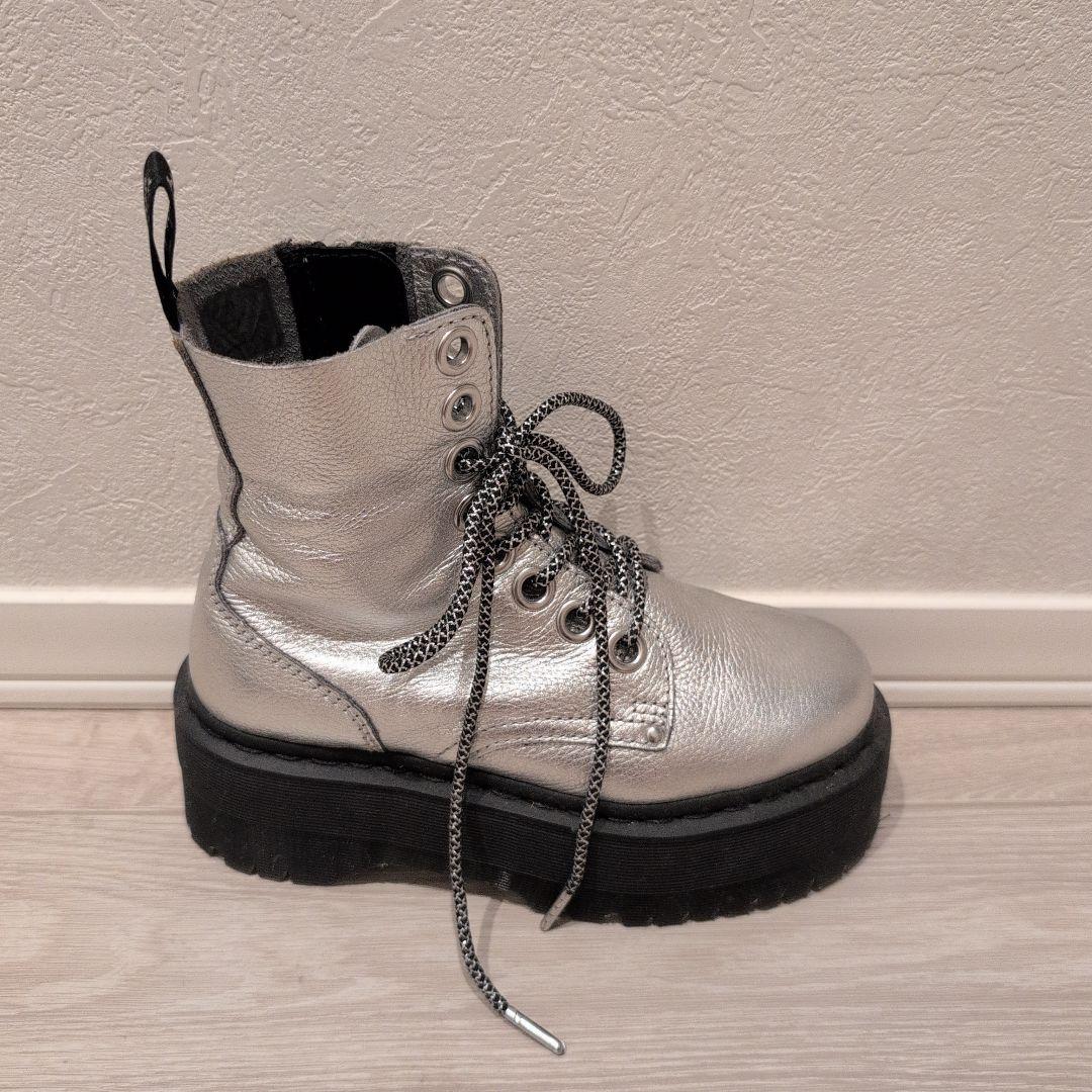 Dr.Martens JADON MAX 8ホール シルバー UK4