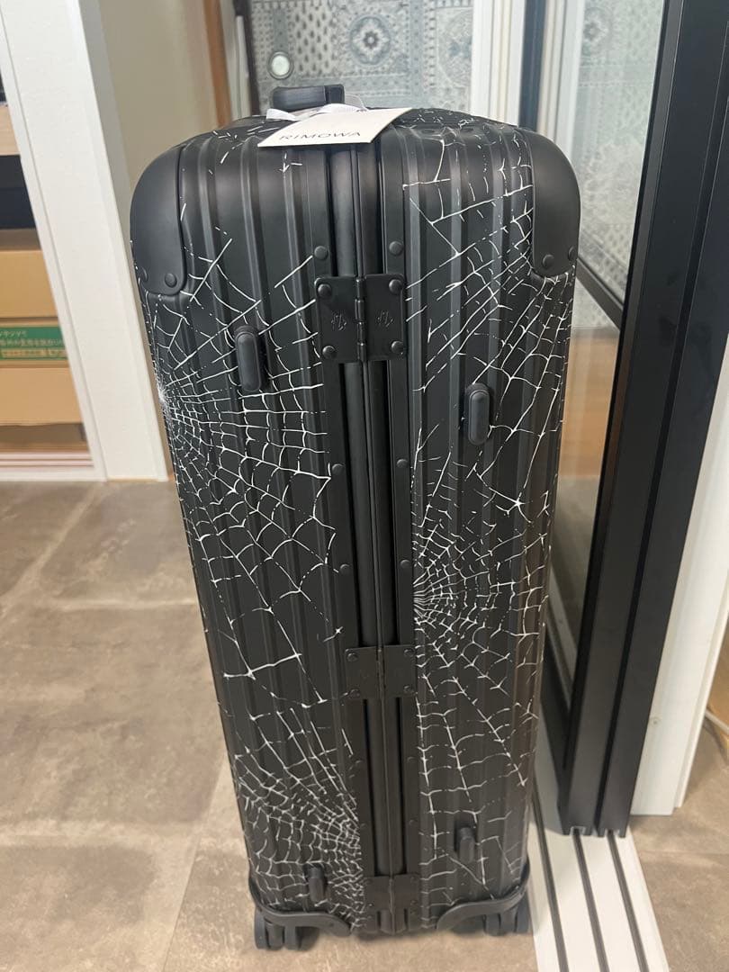 新品未使用　リモワRIMOWA　シュプリームSUPREMEスーツケース