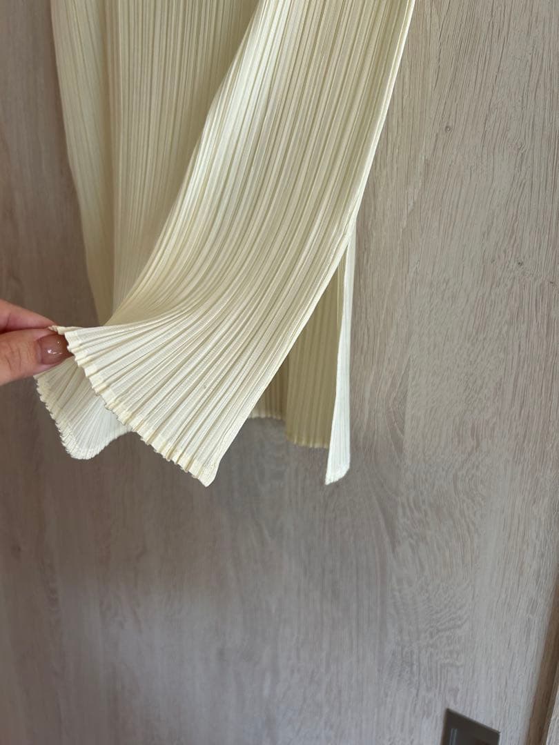 プリーツプリーズpleats pleaseベーシックハイネックノースリーブ