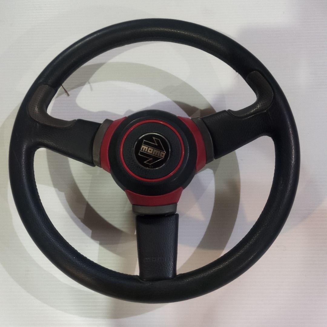 MOMO スポーツステアリングホイール 黒/赤