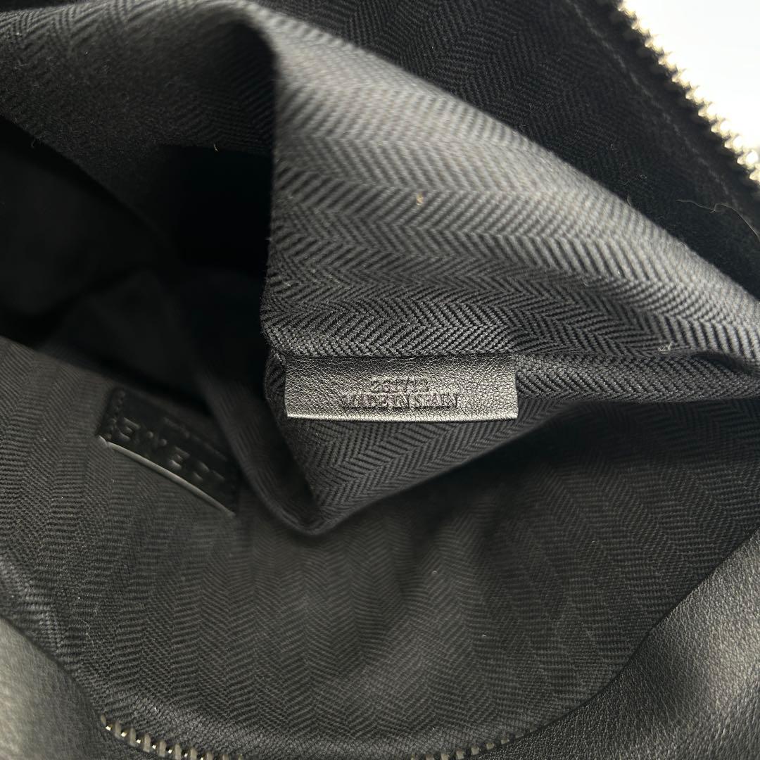 【美品】ロエベ Tメッセンジャー ショルダーバッグ アナグラム レザー 黒