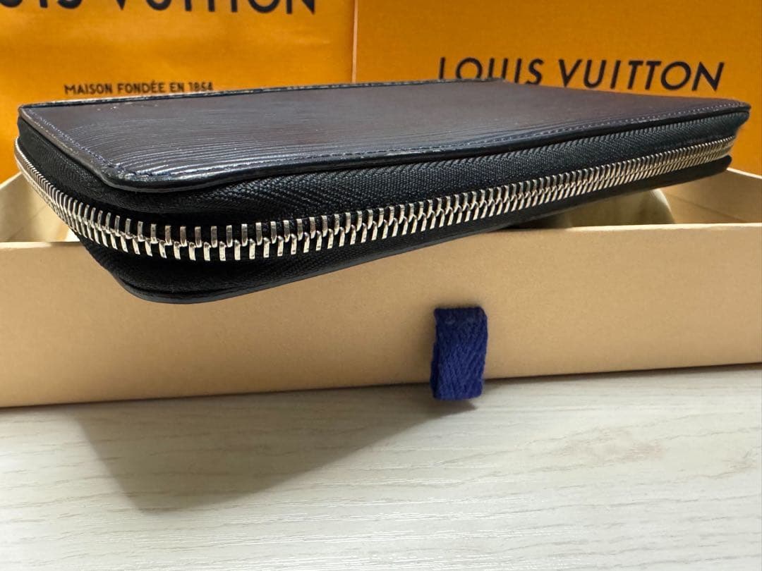 美品 LOUIS VUITTON ジッピー・オーガナイザー 長財布 エピレザー