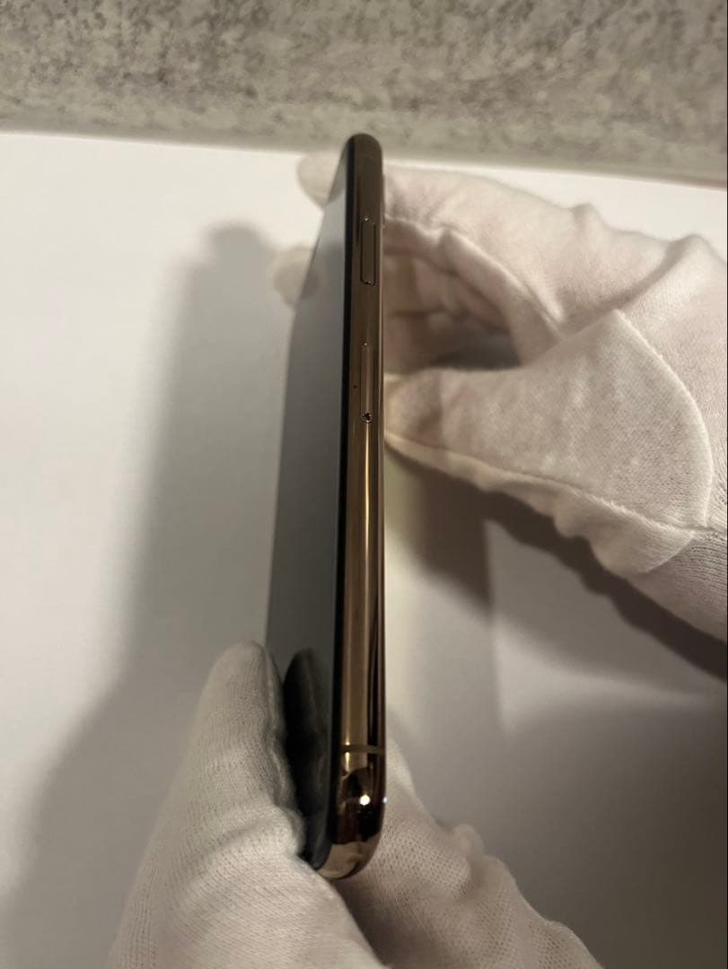 iPhone XS 64GB ゴールド（SIMロックあり/KDDI）