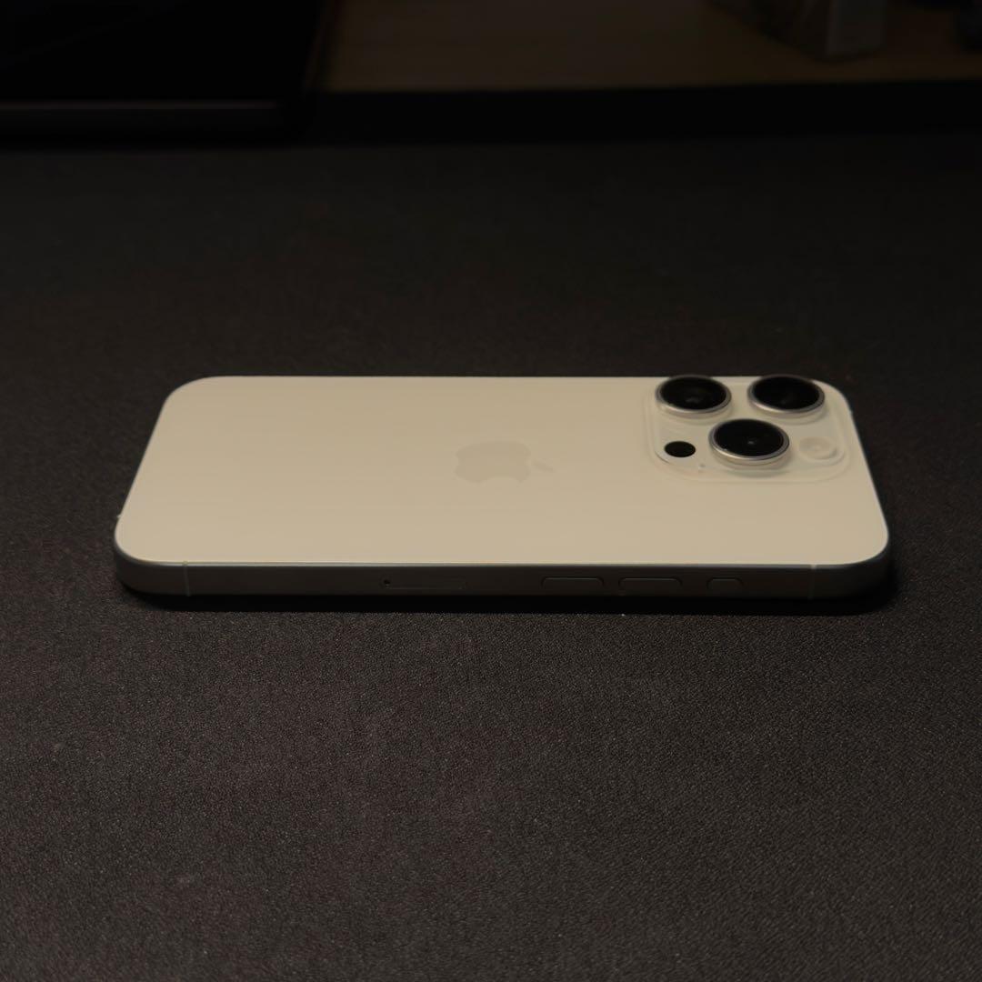 iPhone 15 Pro 128GB ホワイトチタニウム SIMフリー
