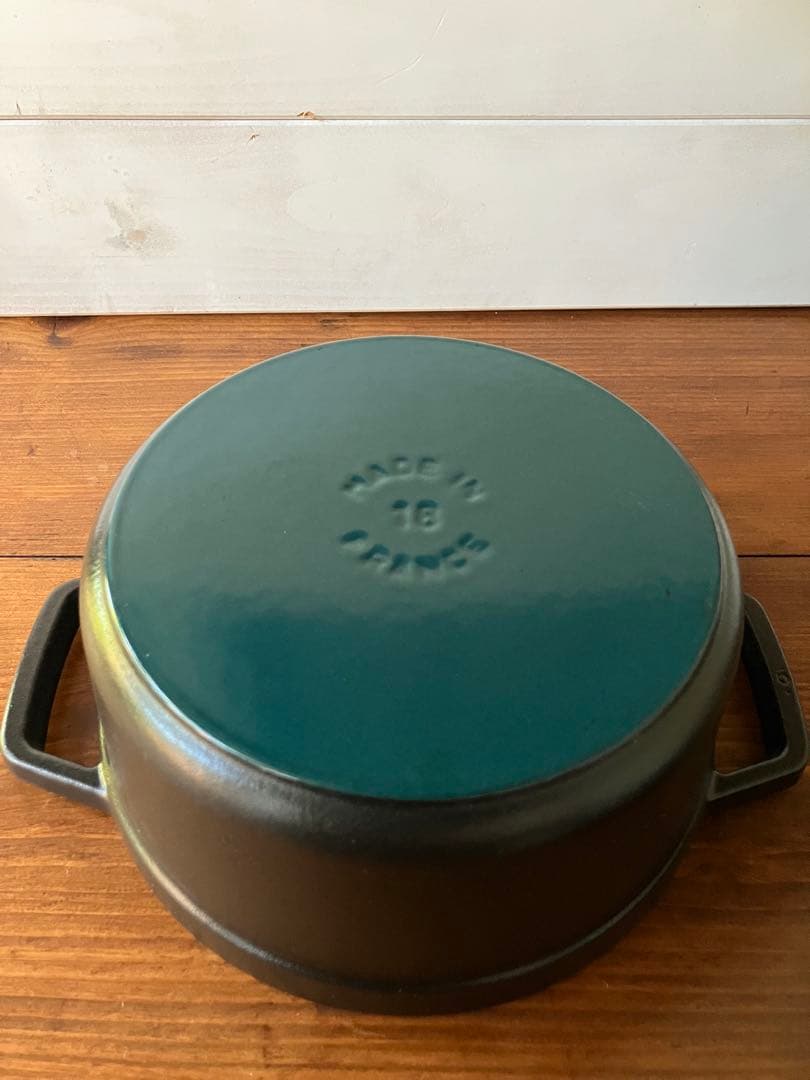 staub ココットラウンド ブラック18cm