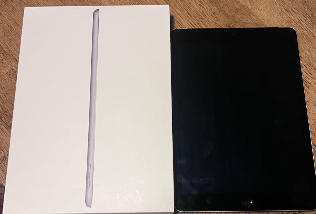 Apple iPad (第5世代) 128GB シルバー