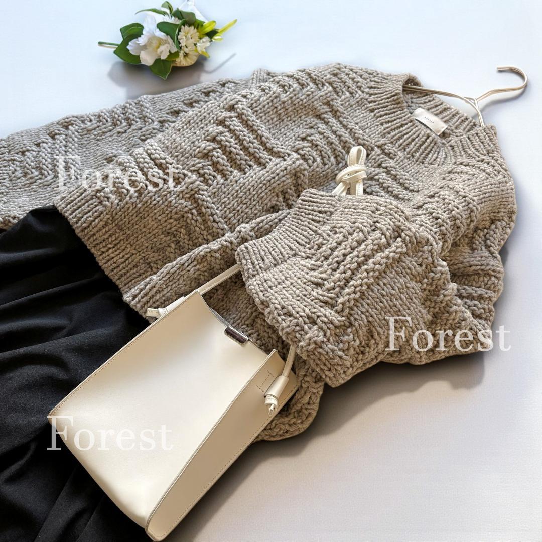 ペルートライアングルニット　sizeFREE　かぐれ