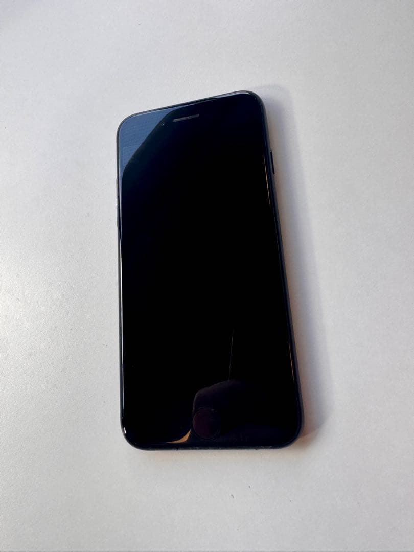 【ジャンク】Apple iPhone SE3 64GBブラック　パーツ取り