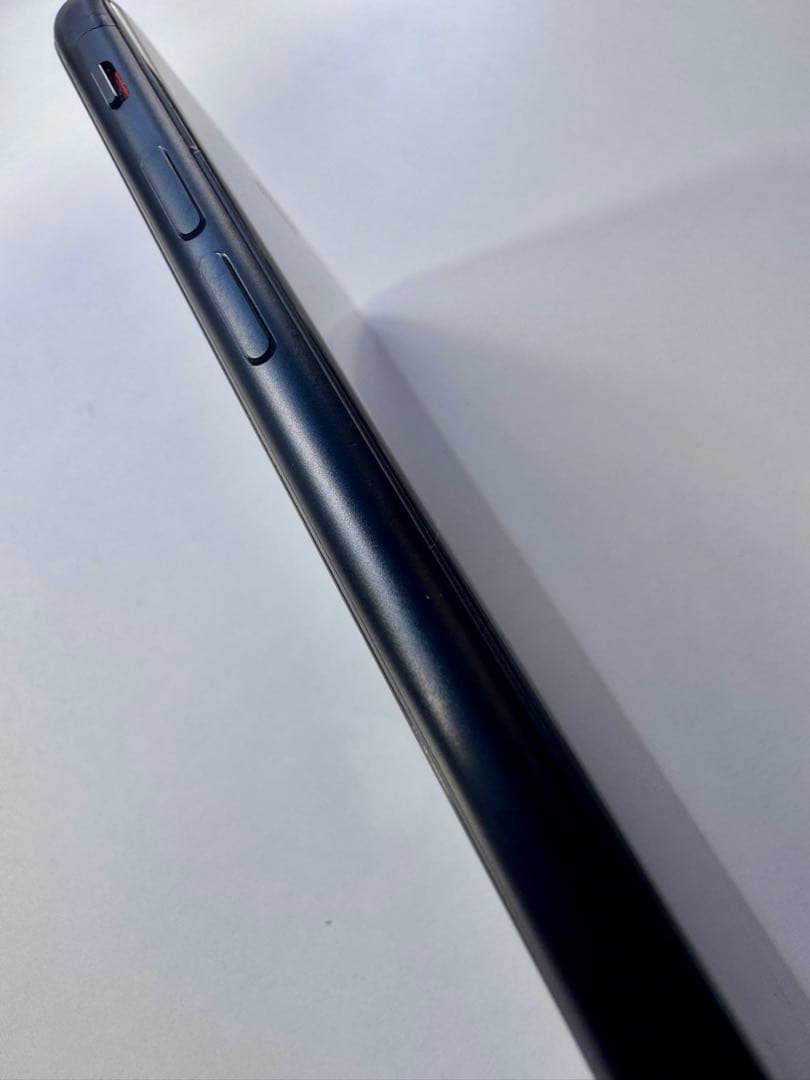 【ジャンク】Apple iPhone SE3 64GBブラック　パーツ取り