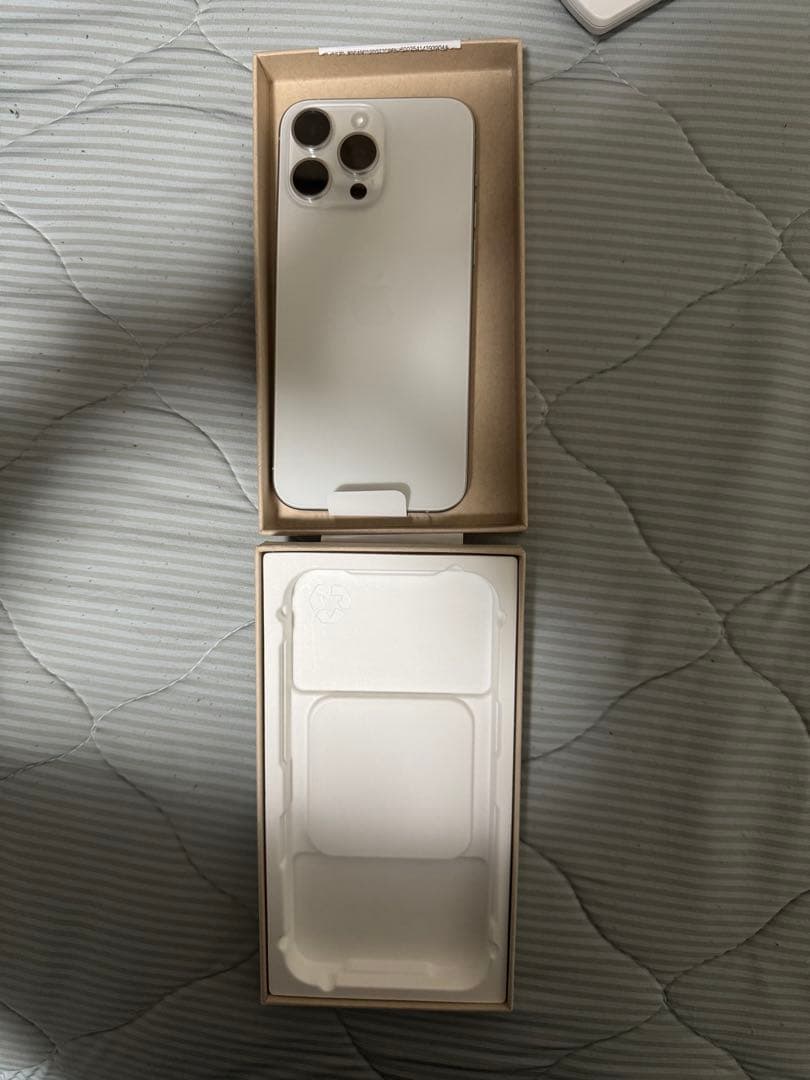 スマートフォン本体 iPhone 15promax 1TB