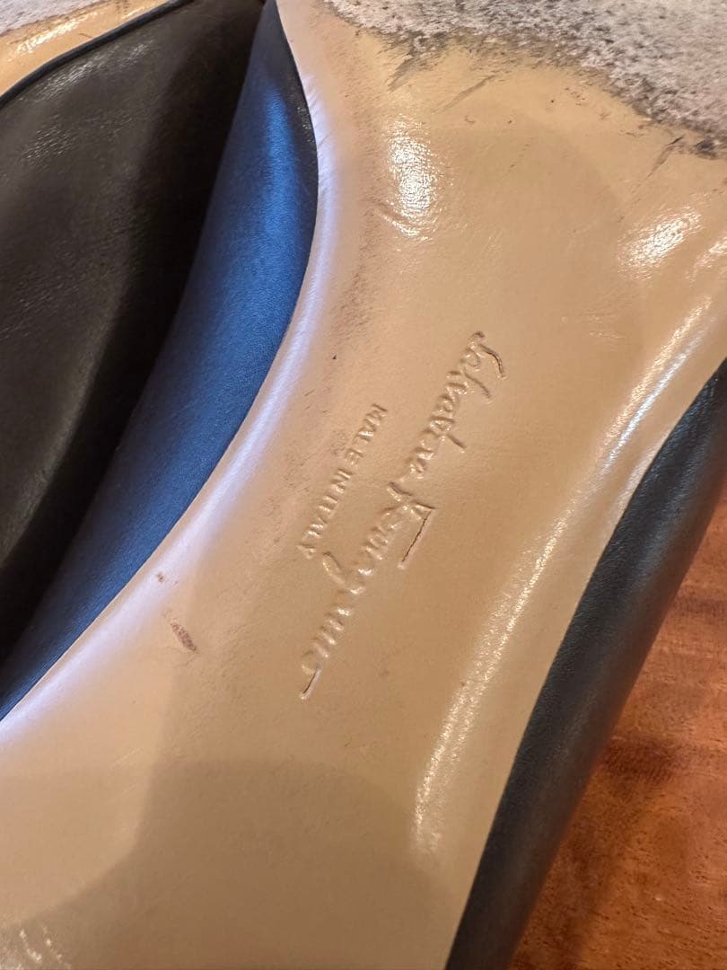 美品⭐︎Salvatore Ferragamo ブラックパンプス 6 1/2 D