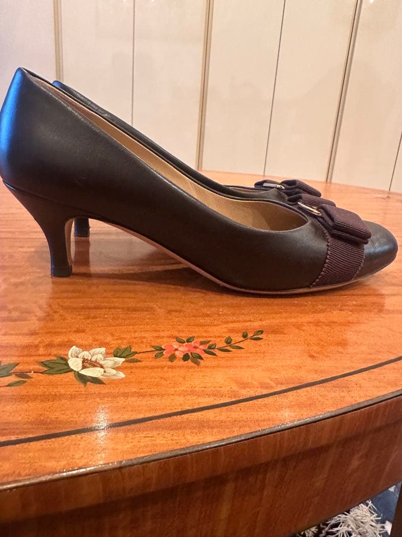 美品⭐︎Salvatore Ferragamo ブラックパンプス 6 1/2 D