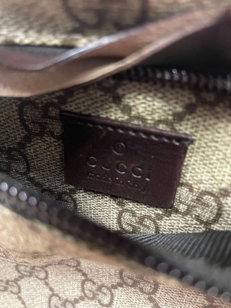 GUCCI　ボディバッグ　ウエストポーチ
