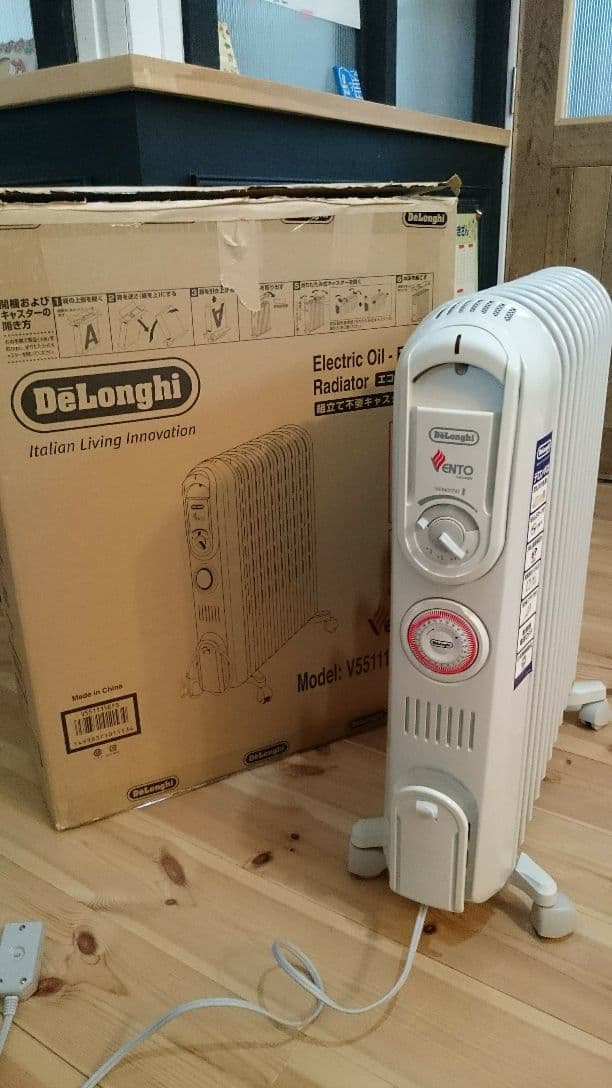 オイルヒーター　デロンギ　V551115EFS