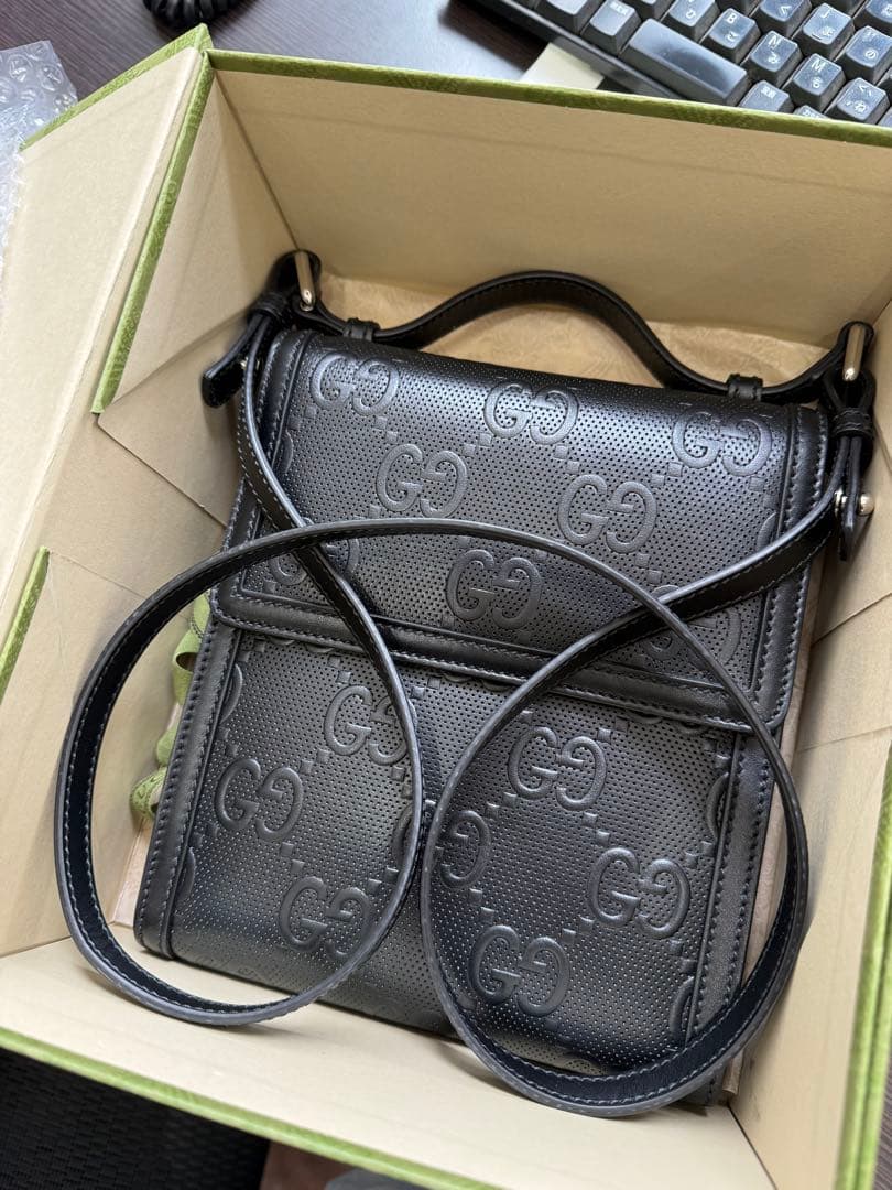 【新品同様】グッチ メッセンジャーバッグ サコッシュ ユニセックス 黒