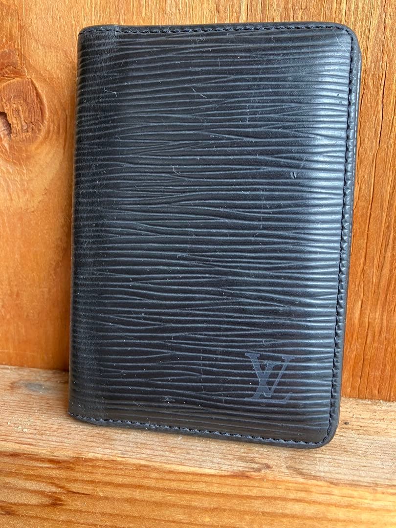 Louis Vuitton エピレザー 名刺入れ ブラック