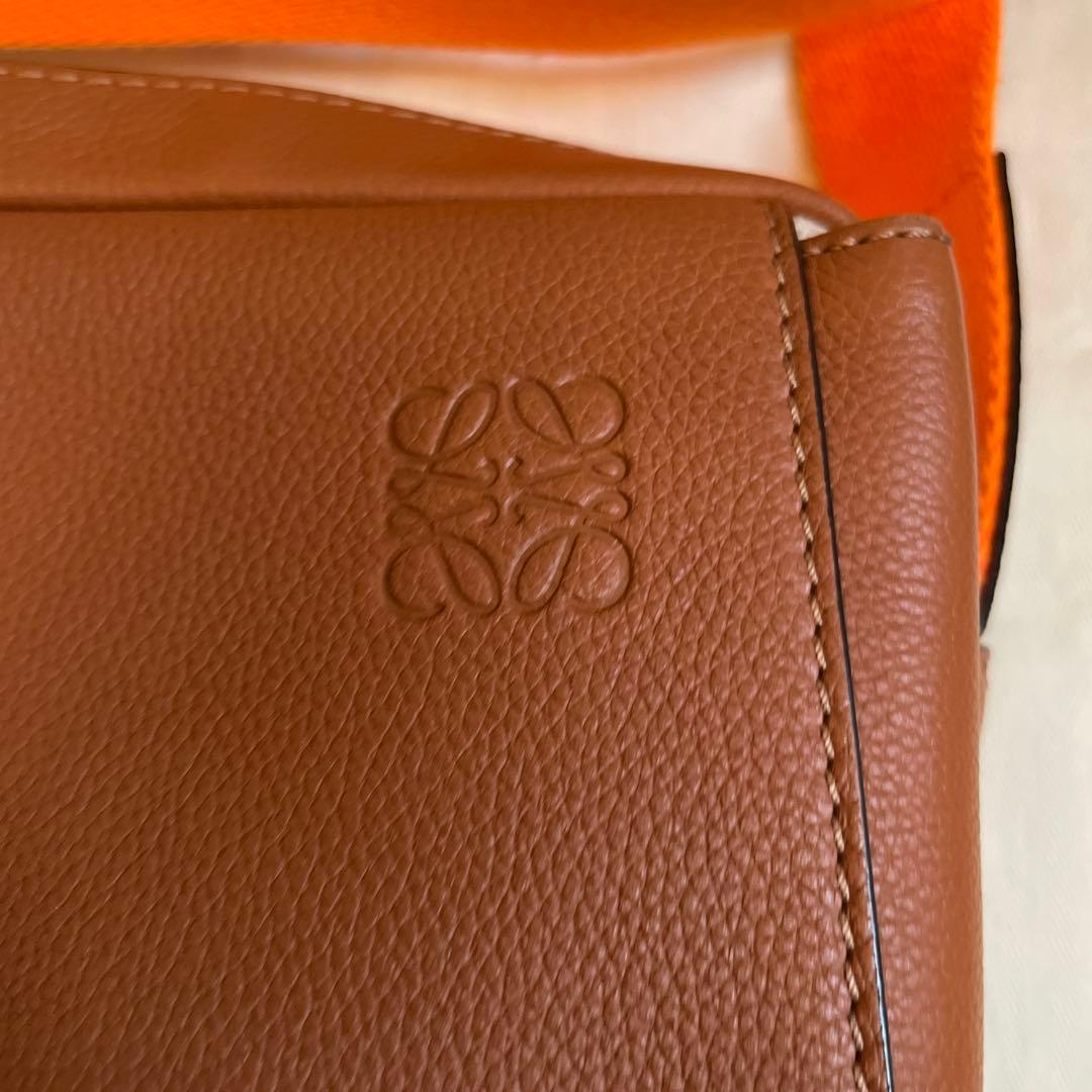 ロエベ　LOEWE メッセンジャーバッグ　ショルダー　レザー　オレンジ　キャメル