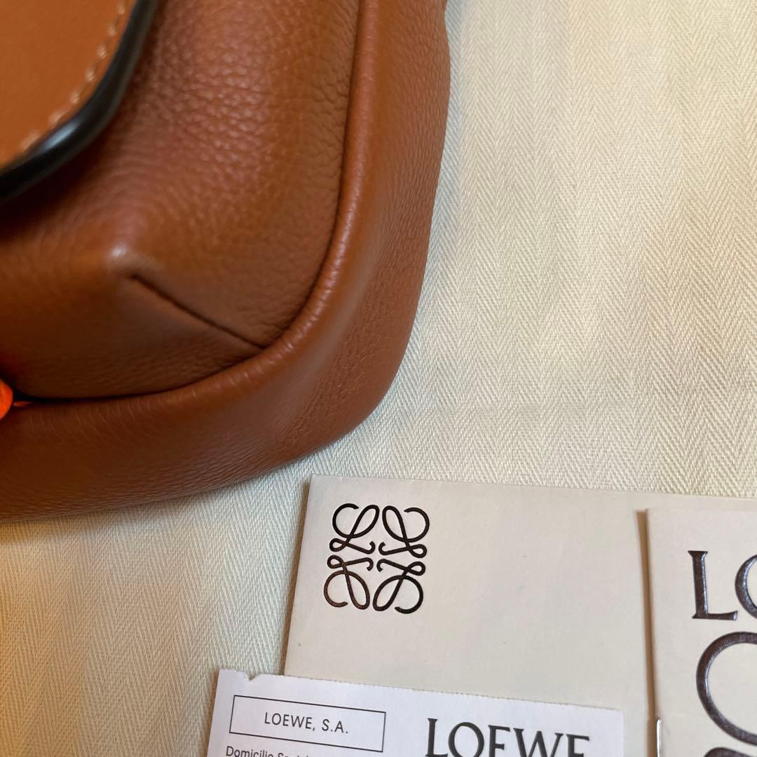 ロエベ　LOEWE メッセンジャーバッグ　ショルダー　レザー　オレンジ　キャメル