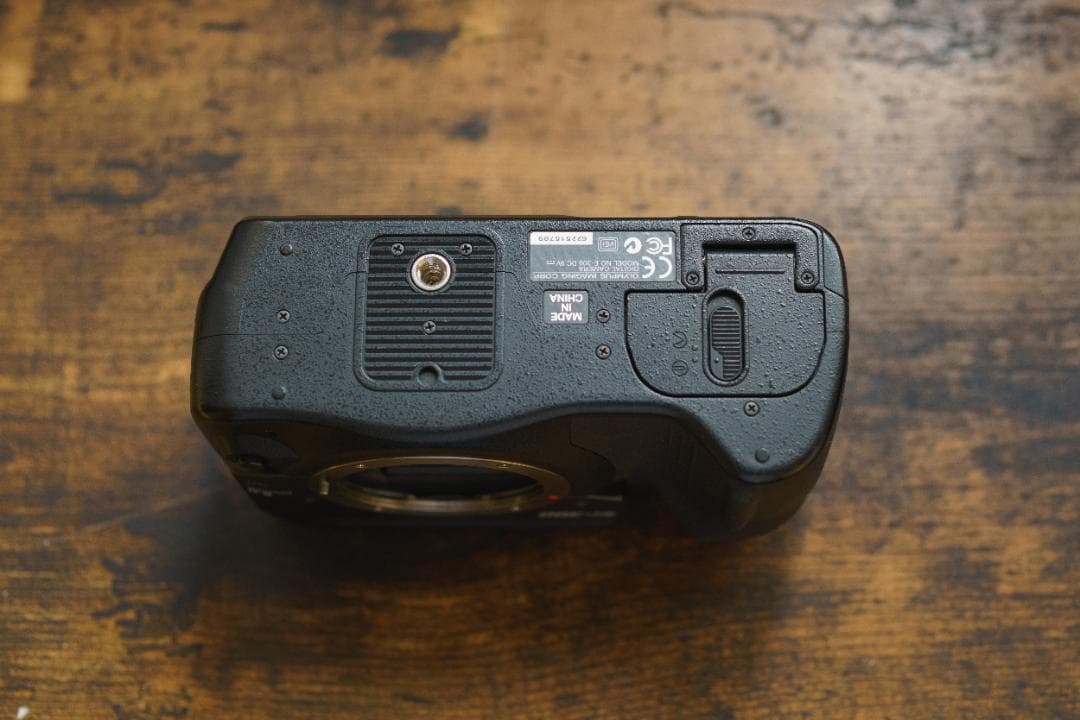 OLYMPUS E-300 ショット数7952 ズームレンズ2本付