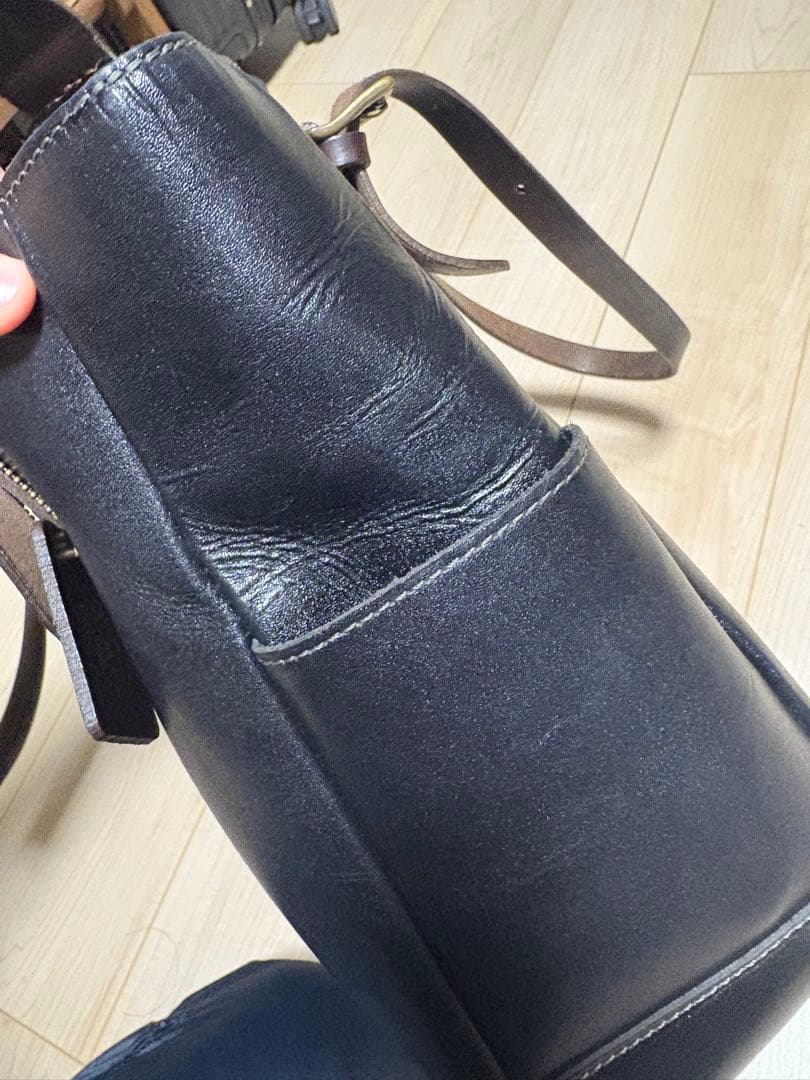 ブラックレザートートバッグ
