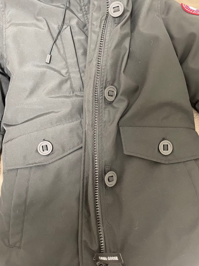 新品未使用　カナダグース  のアウター