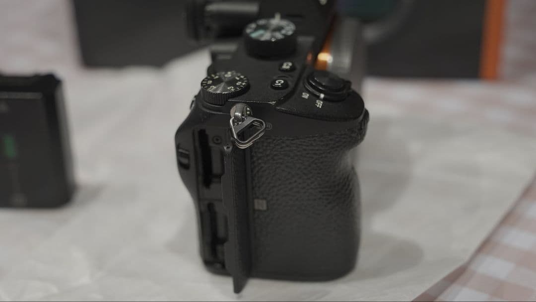 SONY α7 III ミラーレス一眼 本体　クイックリリースプレート付き