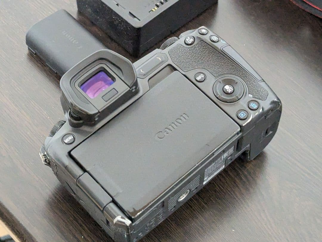 【Lakech】Canon EOS R ボディ【外観のみ不良】