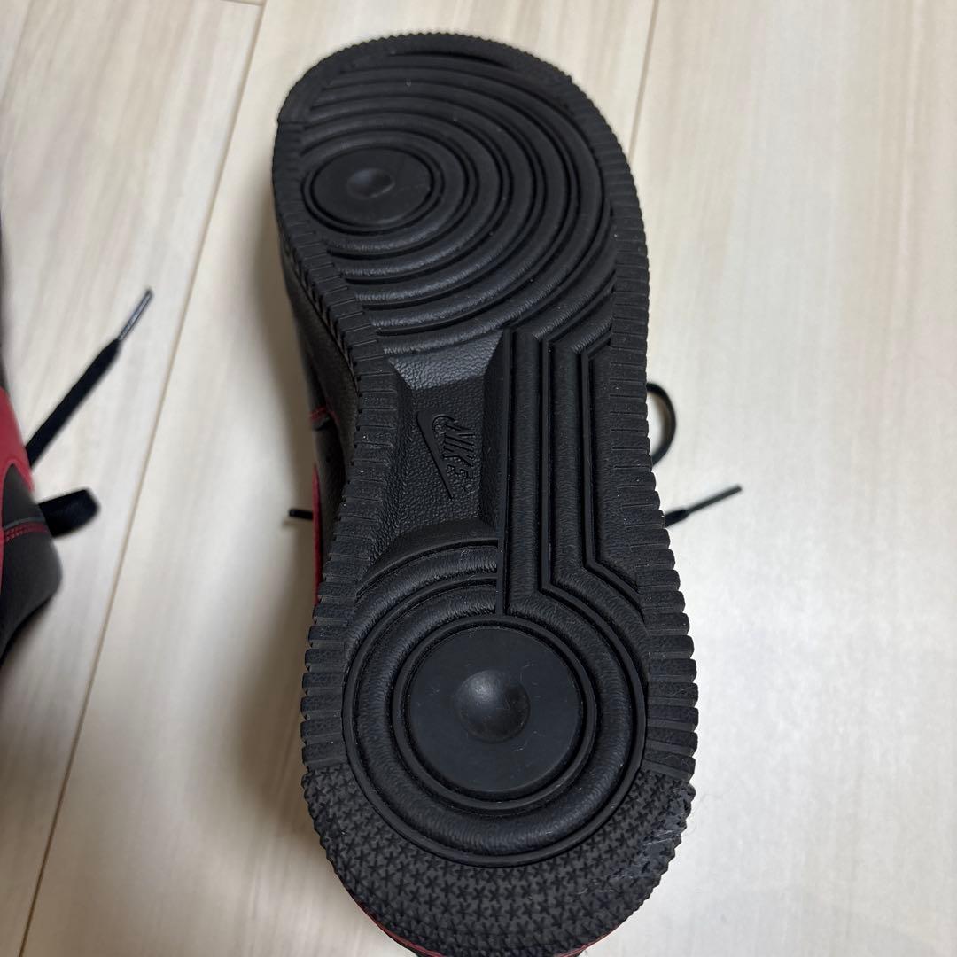 k*9様 ナイキ エア フォース 1 ＇07 LV8 メンズシューズ