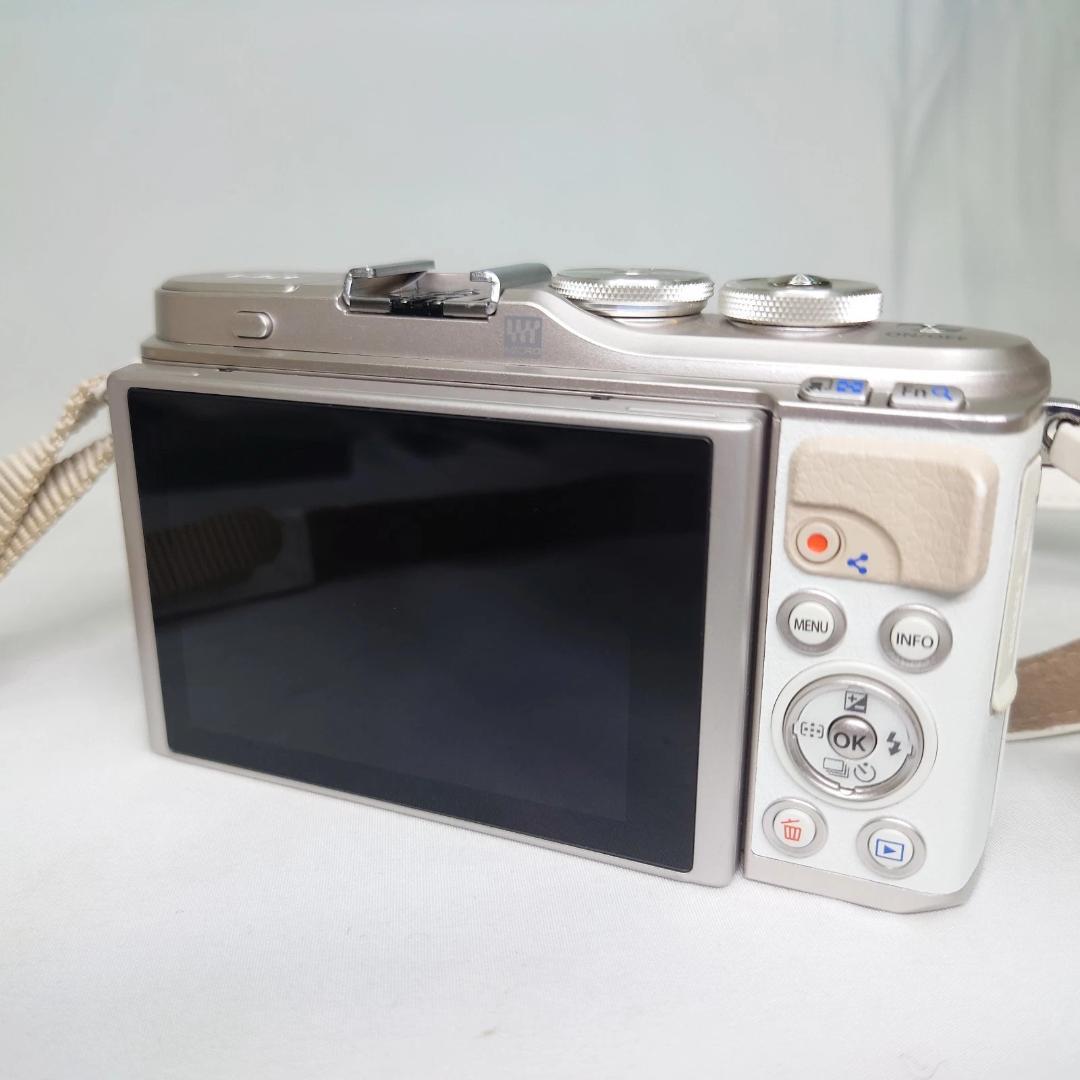 オリンパス E-PL9 白 OLYMPUS シャッター429回　動作OK