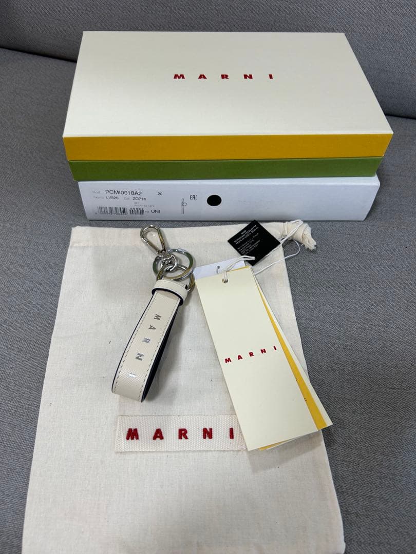 MARNI マルニ キーリング PCMI0018A2 LV520 ホワイト