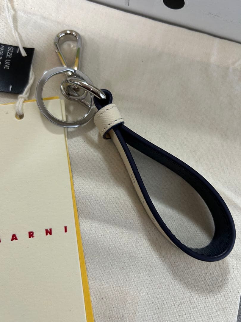 MARNI マルニ キーリング PCMI0018A2 LV520 ホワイト