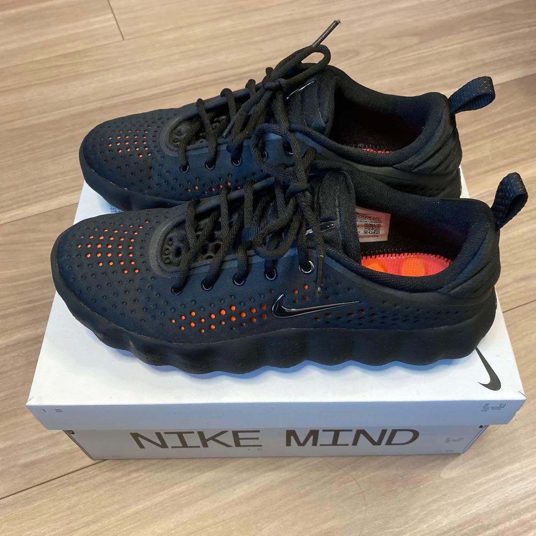 美品 Nike Mind スニーカー ブラック/オレンジ