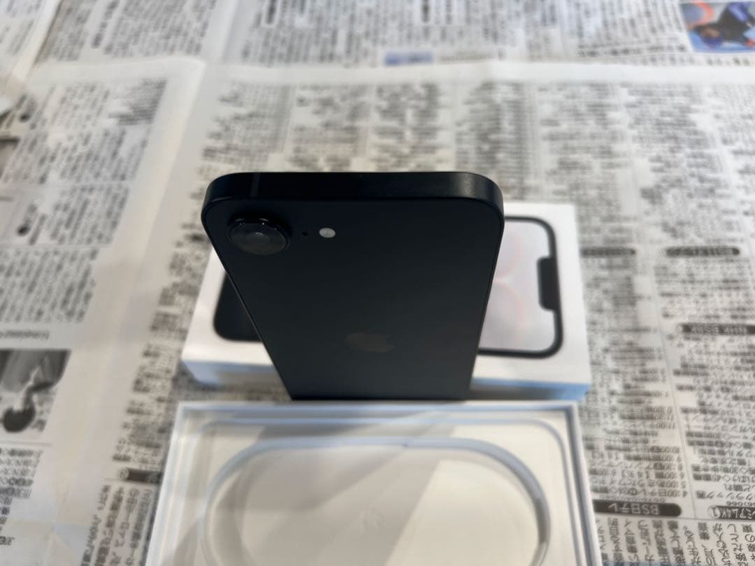 iPhone 16eブラック