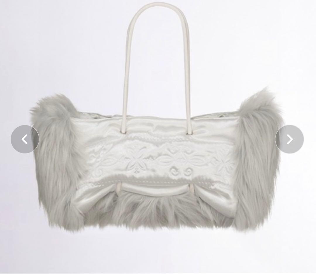 sculptor fluffy slouchy satin bag グレー