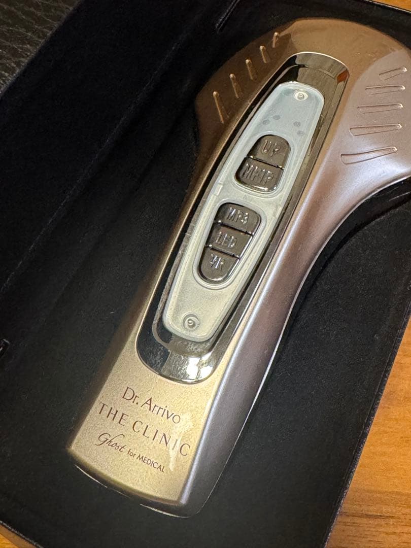 ドクターアリーヴォ ザ クリニック 美顔器