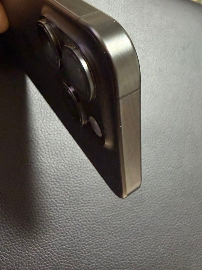 アップル　iPhone 15 Pro 256GB ブラックチタニウム