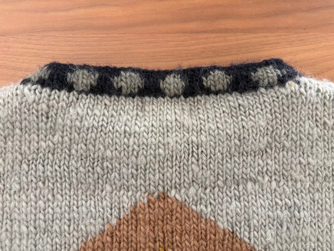 ネパール製 ハンドメイドニット ウール100% セーター ハンドクラフト 一点物