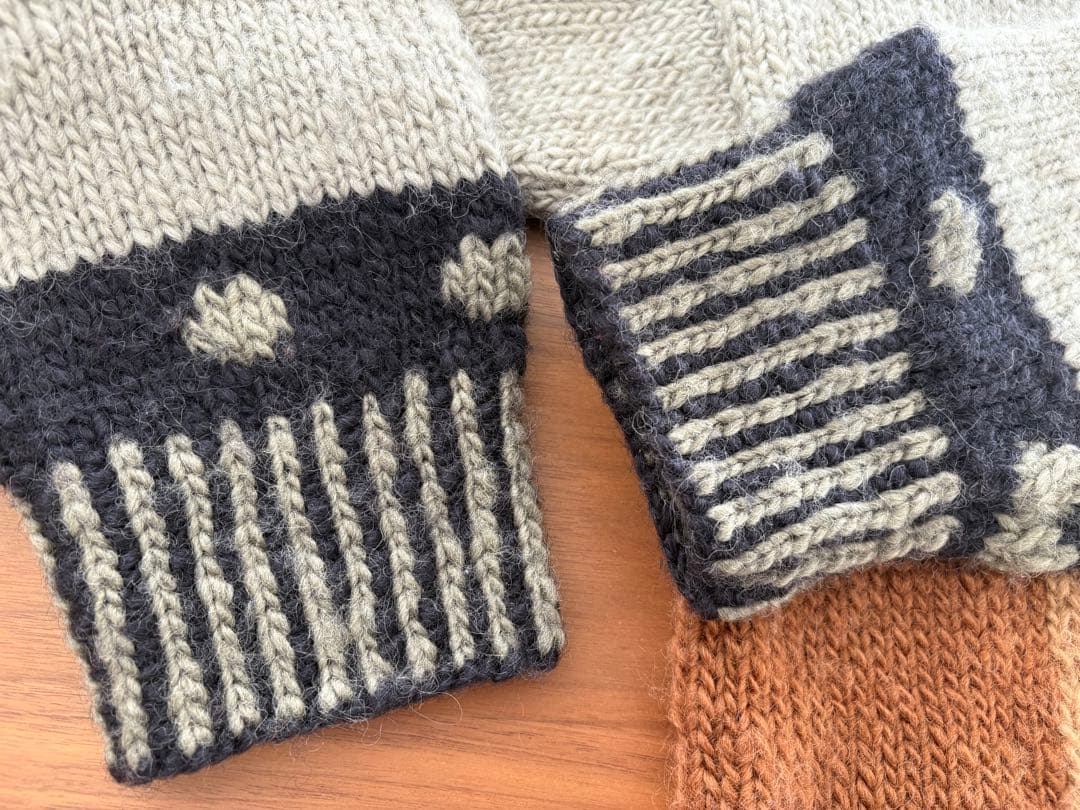 ネパール製 ハンドメイドニット ウール100% セーター ハンドクラフト 一点物