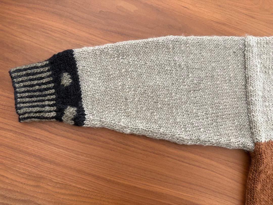 ネパール製 ハンドメイドニット ウール100% セーター ハンドクラフト 一点物