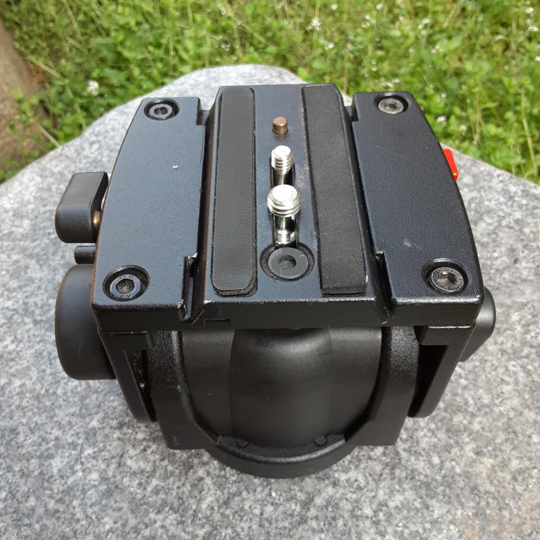 Manfrotto　501　ビデオ雲台　①