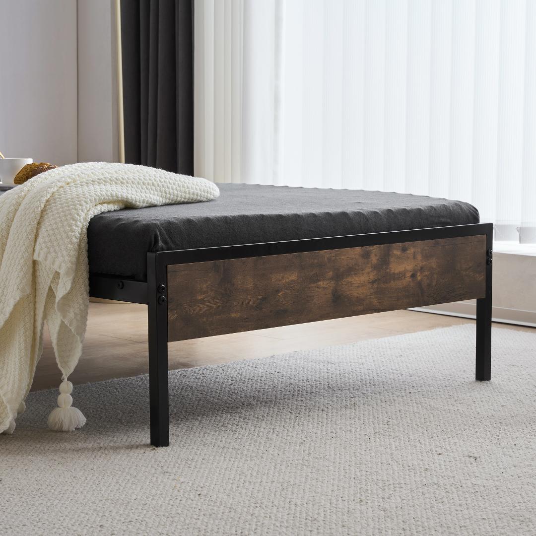 3000円オフ！D・ダブル　ベッドフレーム・コンセント付き　BROWN