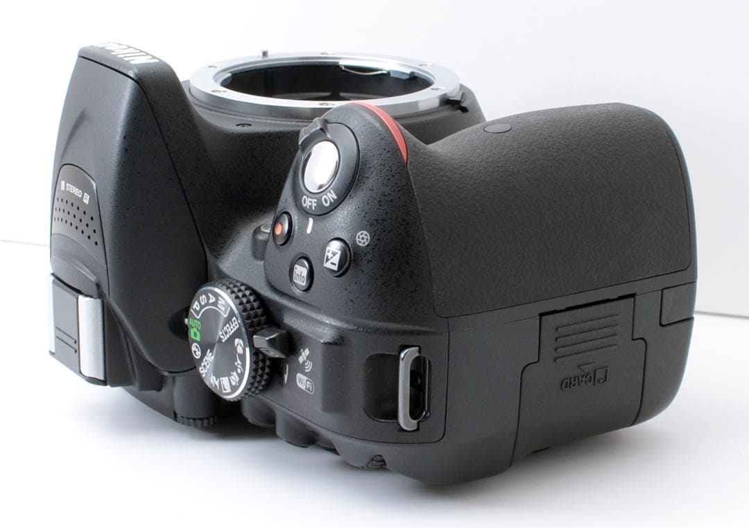 S数約700回！Nikon D5300★AF-Pレンズ★Wi-Fi内蔵