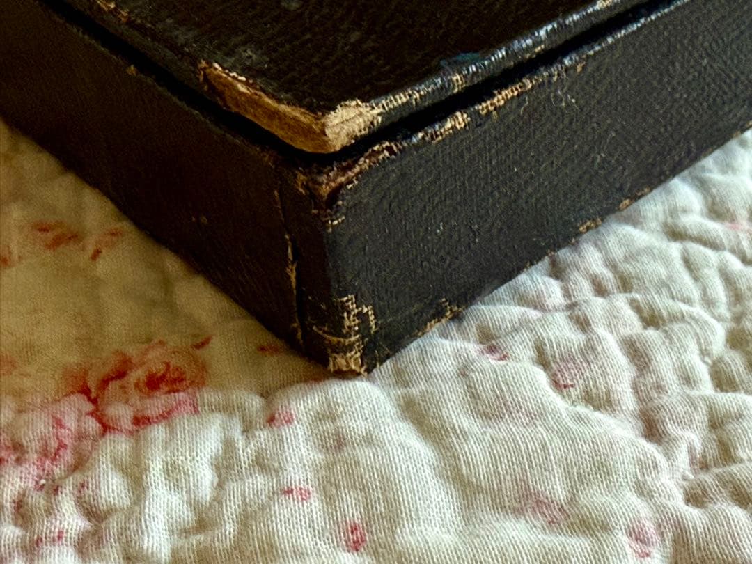 フランス　アンティーク＊BISCUITS GUILLOUT PARIS＊ボックス