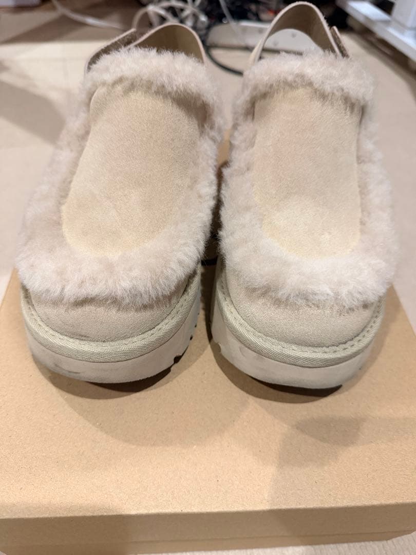 【早い者勝ち‼︎】UGG Esmee Leather Clog 国内在庫なし