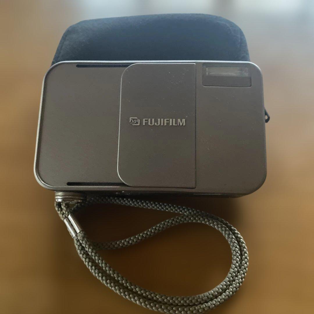 FUJIFILM TIARA シルバー フィルムカメラ