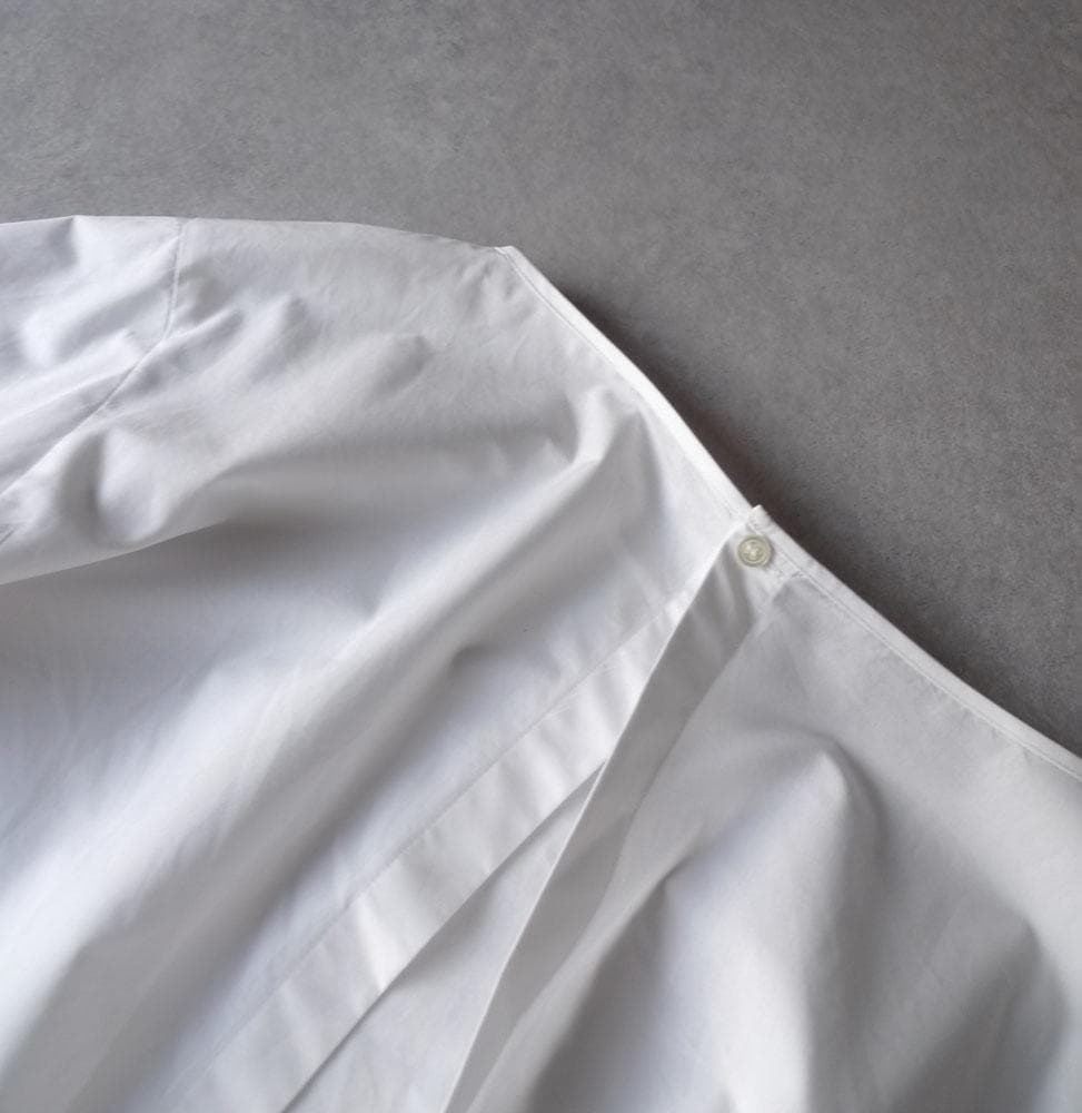 美品 ウィムガゼット 2万円 バックスリットのブラウス ホワイト D505