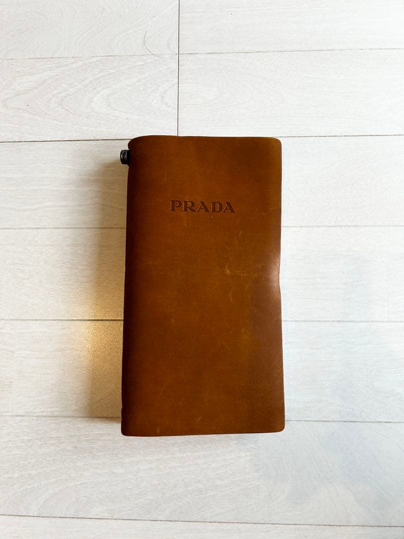 PRADA ブラウンレザー トラベラーズノート