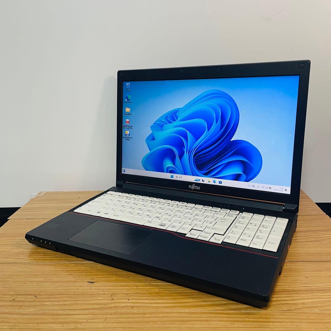 すぐに使える設定済み富士通メモリ8ギガWin11 ノートオフィスDVD