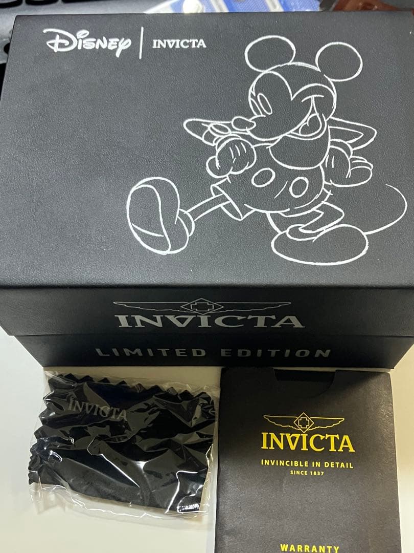 Disney mickey ミッキーマウス　INVICTA　腕時計　ディズニー