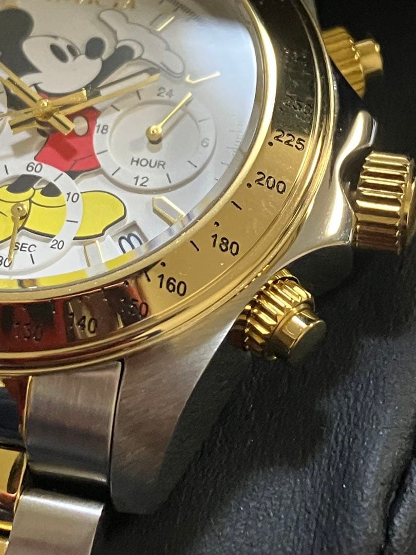 Disney mickey ミッキーマウス　INVICTA　腕時計　ディズニー